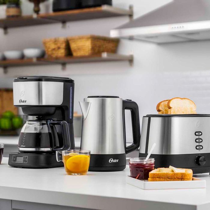 Cafetera programable Oster® 8 tazas en acero inoxidable BVSTDC10SS - Oster